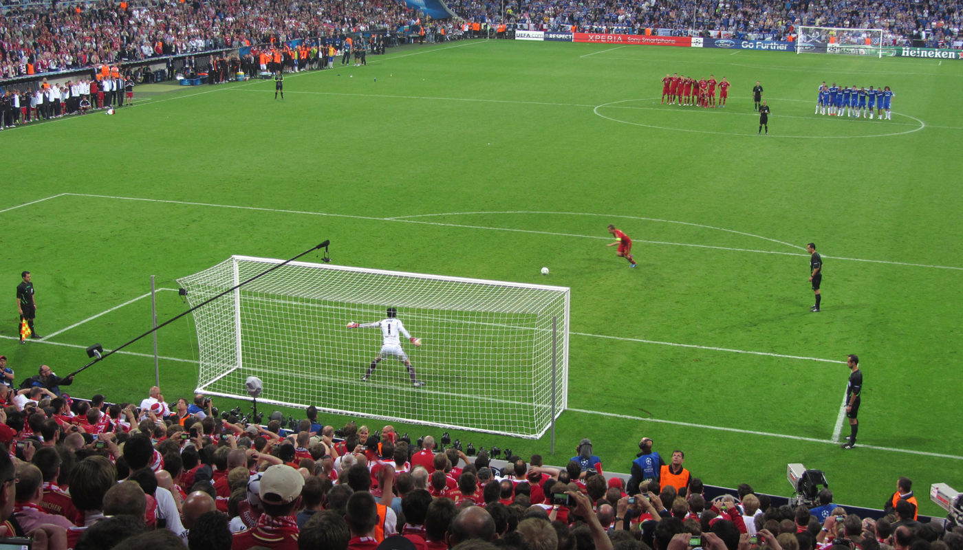 Penalty_kick_Lahm_Cech_Champions_League_Final_2012