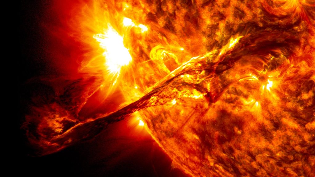 Solarna erupcija ( (Foto: NASA Solar Dynamic Observatory)
